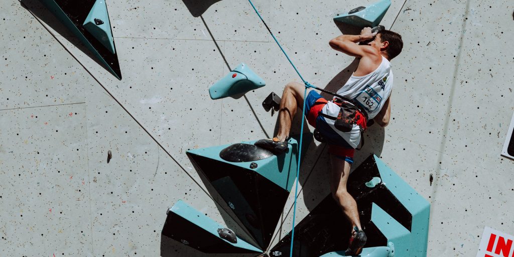 Eduardo M. Schaus na final da Copa do Mundo de Paraescalada em Innsbruck 2025. Foto: Slobodan Miskovic/IFSC