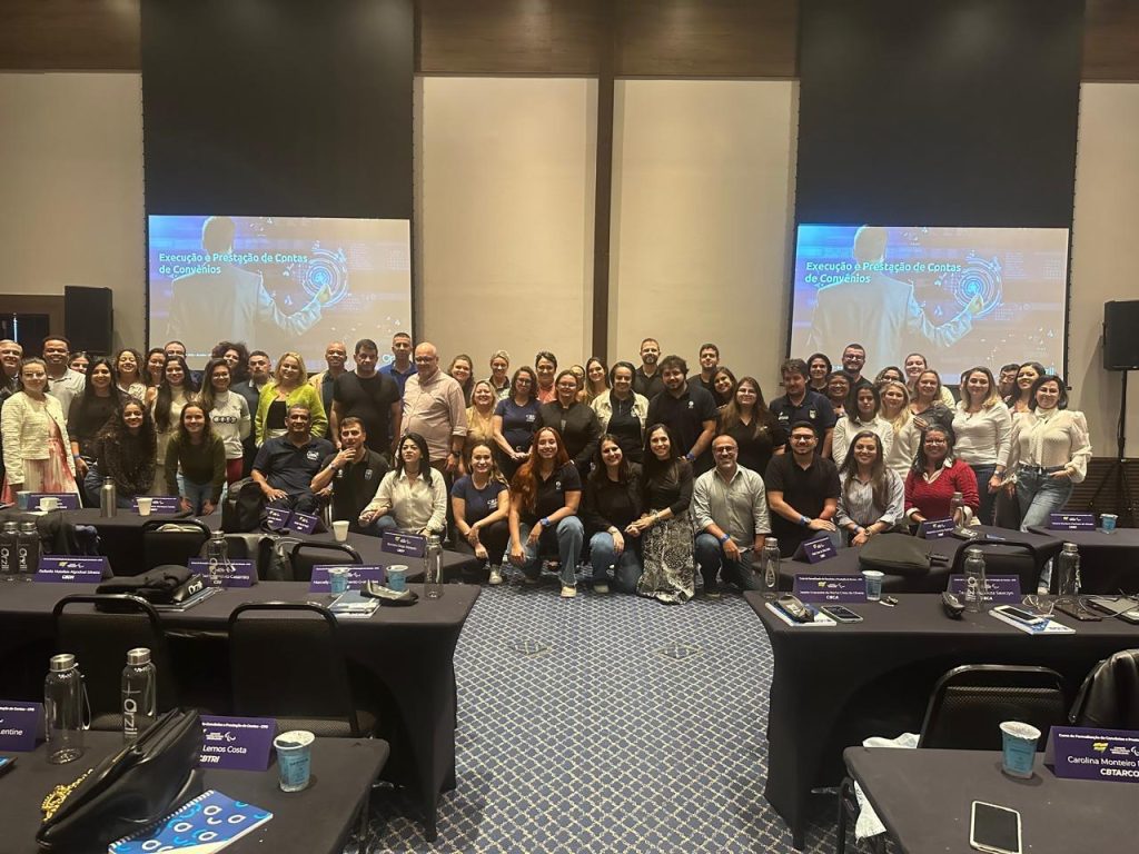 Representantes de diversas confederações presentes no curso sobre Gestão e Controle de Convênios. Foto: CBEscalada