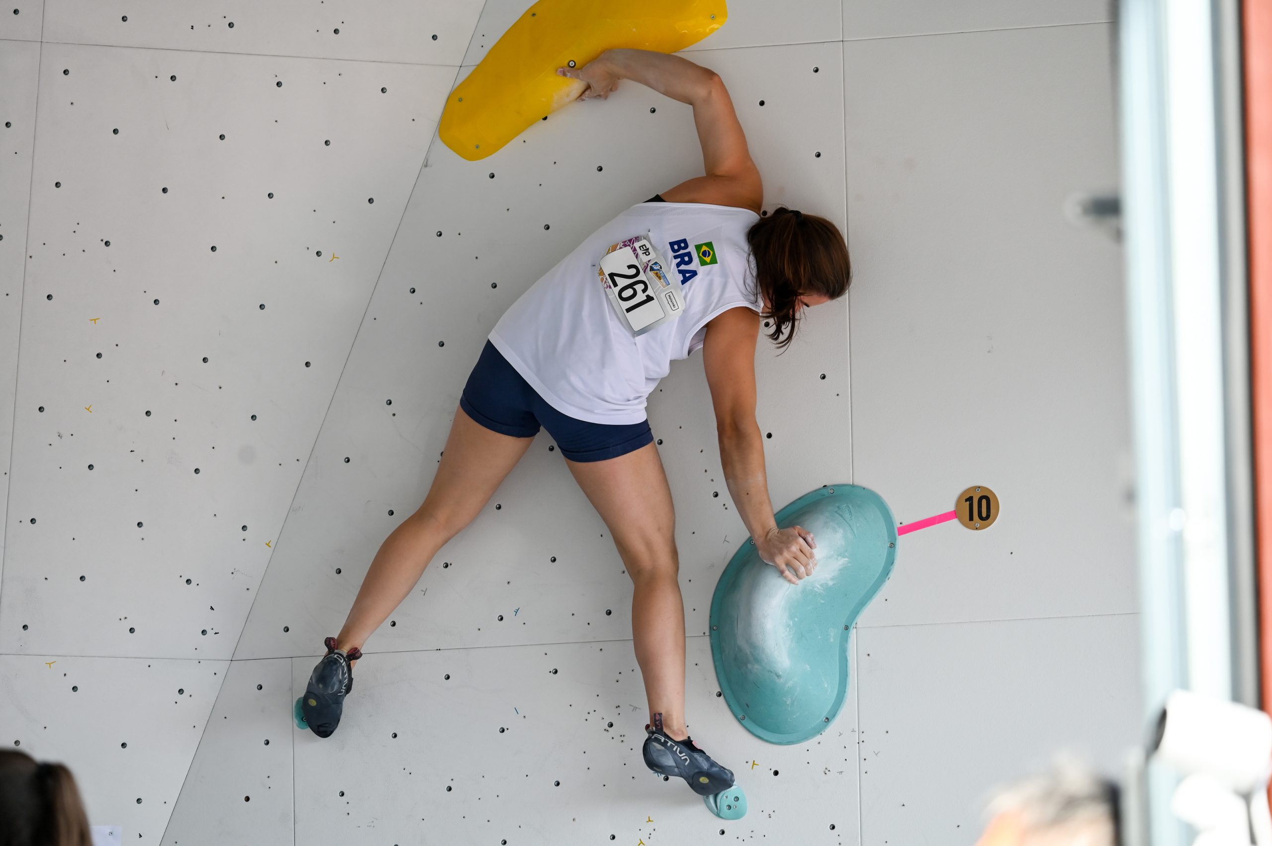 Laura Timo (MG) foi a melhor brasileira no Mundial Juvenil 2025. | Foto: Richard Aspland/IFSC