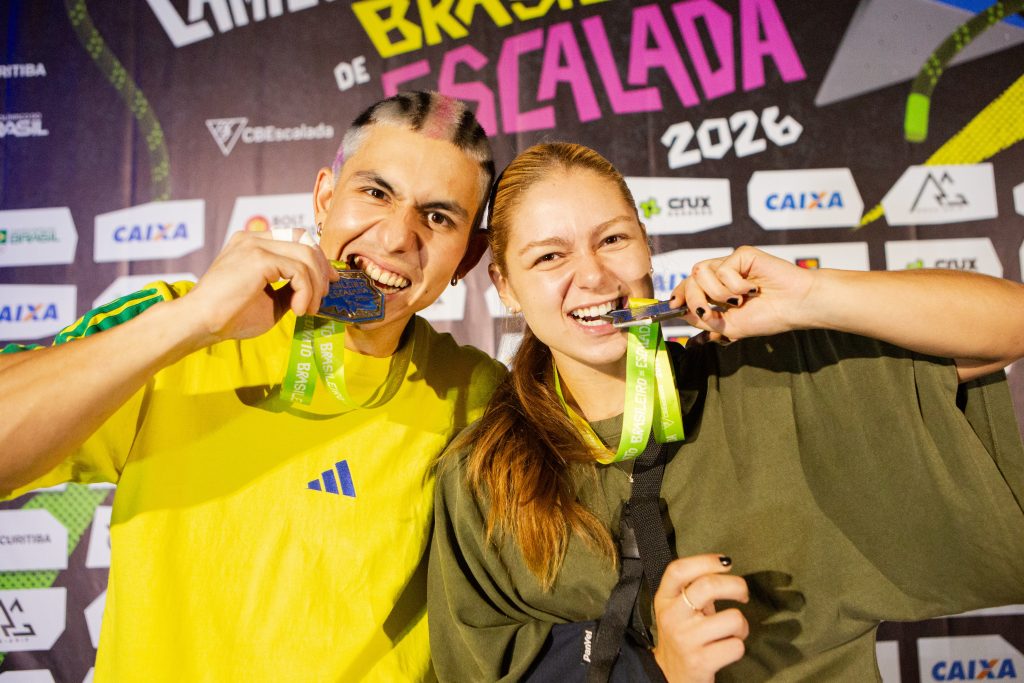 Rodrigo Hanada (SP) e Mariana Hanggi (PR) brilham e garantem o topo do pódio no Campeonato Brasileiro de Escalada. | Foto: Aline Machado/CBEscalada