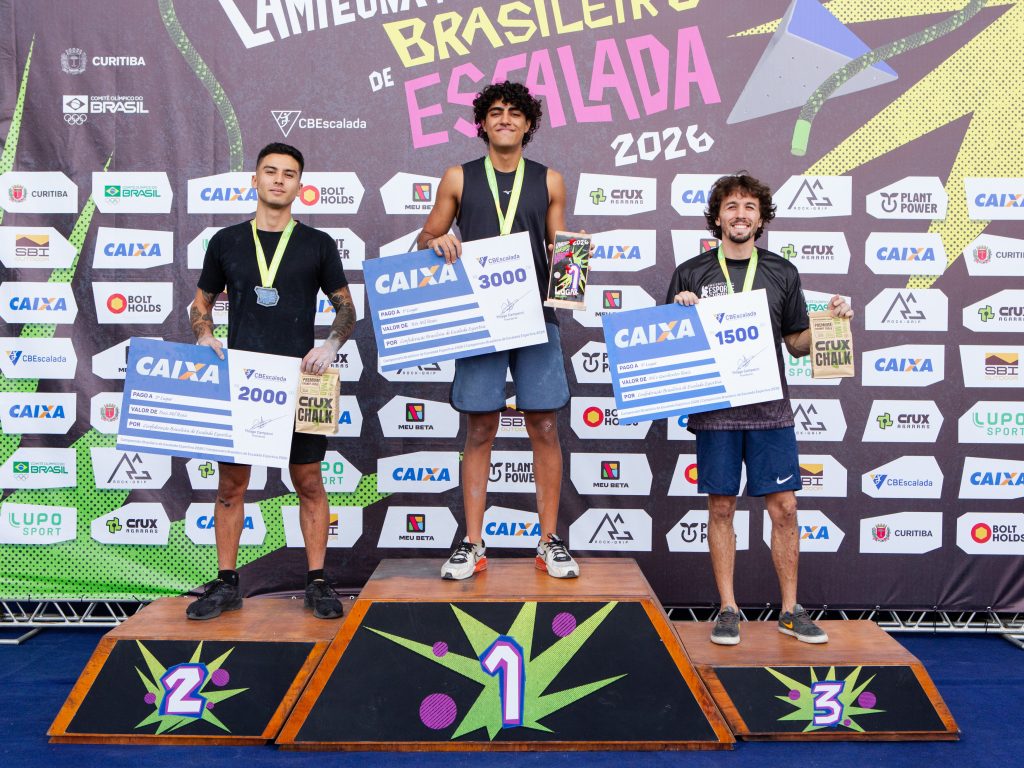 Pódio Masculino da Velocidade 2026. | Foto: Aline Machado/CBEscalada