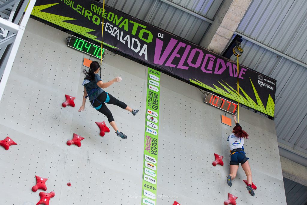 Rachel Uezu (RJ) quebrou o recorde e conquistou do ouro no Campeonato Brasileiro de Escalada Juvenil de Velocidade. | Foto: Aline Machado/CBEscalada